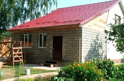 Из кирпича / блоков